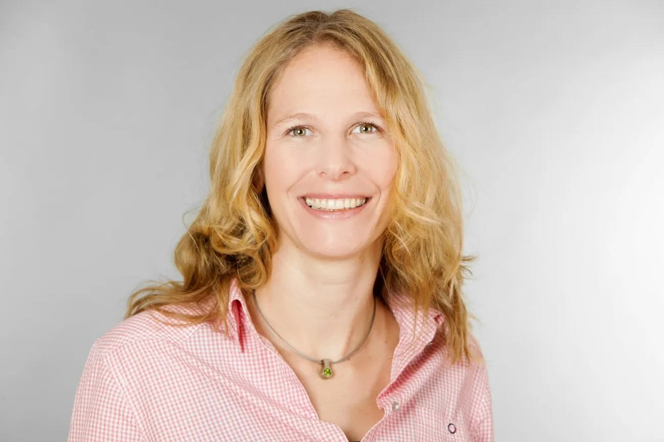 Porträtfoto von Almut Peters.